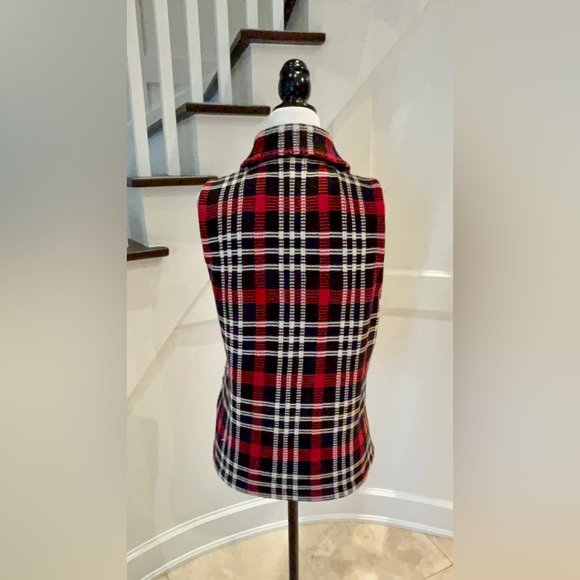 Last Chance! CHAPS Mitty Plaid Sleeveless Sweater Vest - Picture 9 of 11
